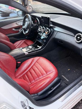 mercedes-benz-c-trieda-c200-4matic-big-3