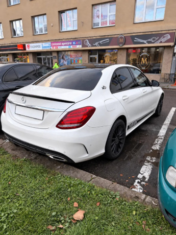 mercedes-benz-c-trieda-c200-4matic-big-1