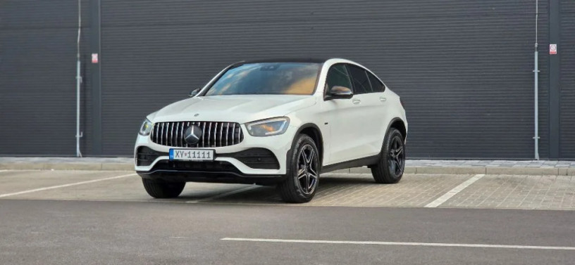 mercedes-benz-glc-kupe-300de-amgnight-packet-big-2