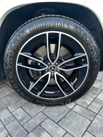 mercedes-benz-gls-400-d-amg-diamond-white-top-stav-big-3