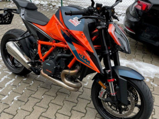 ktm-1290-superduke-1290