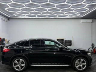 mercedes-benz-glc-kupe-250-d-stresny-nosic-a-komplet-sezonne-obutie-v-cene