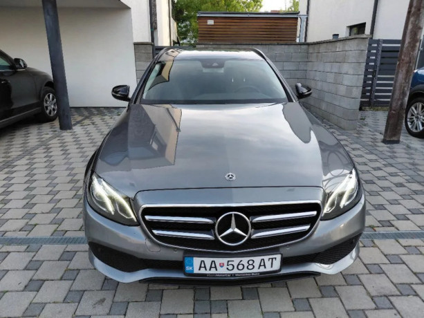 mercedes-benz-e-trieda-kombi-e-220-cdi-at-night-paket-big-1