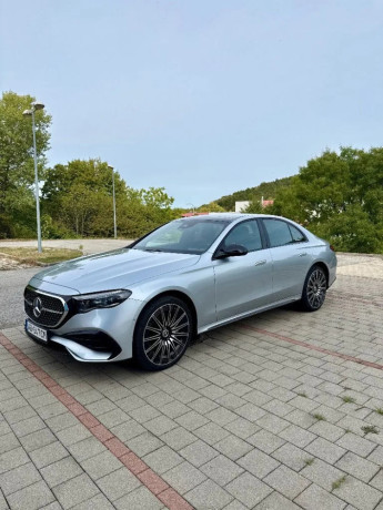mercedes-benz-e-trieda-220d-4-matic-amg-line-big-2