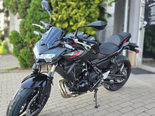 kawasaki-z650-matte-dark-gray-2025-50kw-aj-35kw