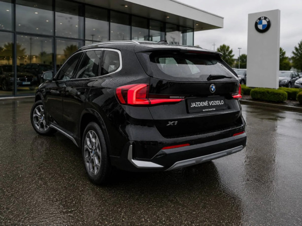bmw-x1-20i-x-line-big-2