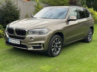 bmw-x5-xdrive30d-1-majitel-bmw-servis-bohata-vybava