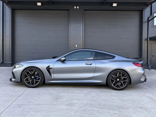 bmw-m8-44-v8-big-1
