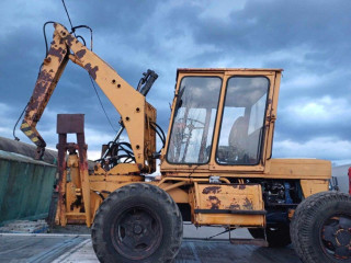 kolesovy-nakladac-tih-445