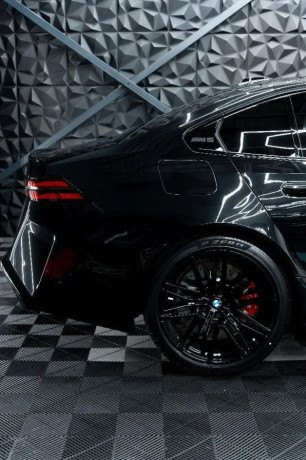 bmw-m5-bez-akontacie-zaruka-3-r-alebo-200-000-km-odpocet-dph-cele-ppf-big-0