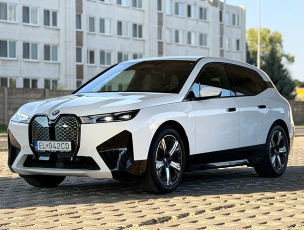 bmw-ix-40-xdrive-zaruka-soh-98-big-0