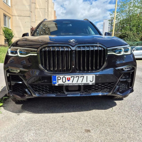 bmw-x7-xdrive-30d-at-195kw265hp-a8-big-2