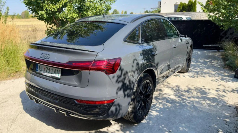 audi-q8-e-tron-sportback-55-quattro-big-1