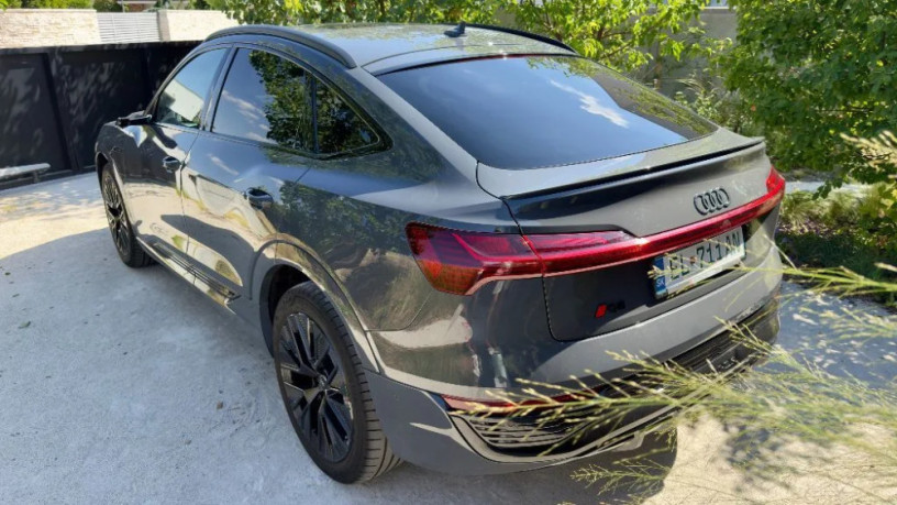 audi-q8-e-tron-sportback-55-quattro-big-0
