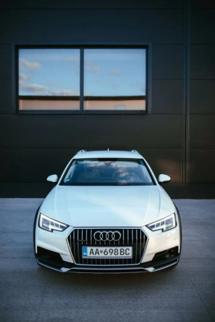 audi-a4-allroad-30-160kw-matrix-virtual-cockpit-adaptivny-tempomat-dynamicke-smerovky-big-2