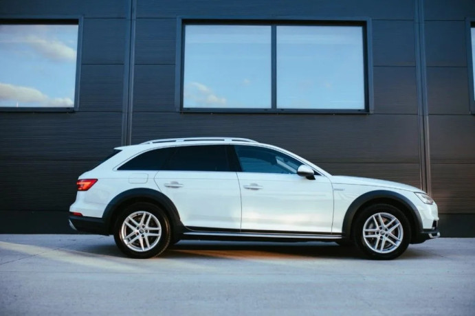 audi-a4-allroad-30-160kw-matrix-virtual-cockpit-adaptivny-tempomat-dynamicke-smerovky-big-3