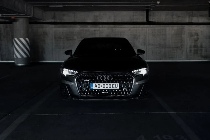audi-a8-55-tfsi-quattro-facelift-zaruka-matrix-bang-olufsen-hd-hud-big-0