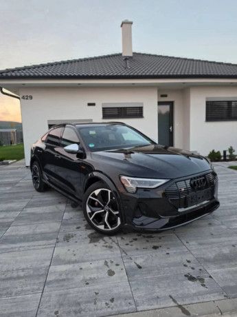 audi-e-tron-s-quattro-370kw-2022-hud-bo-tazne-nocne-hd-matrix-vzduch-360-big-2