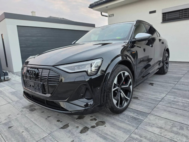audi-e-tron-s-quattro-370kw-2022-hud-bo-tazne-nocne-hd-matrix-vzduch-360-big-3