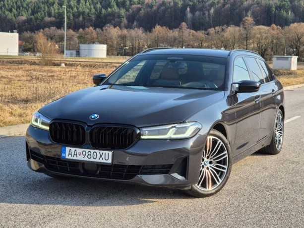 bmw-rad-5-touring-bmw-rad-5-touring-520d-mhev-at-big-1