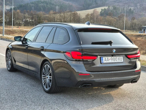 bmw-rad-5-touring-bmw-rad-5-touring-520d-mhev-at-big-3