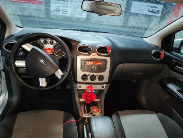 ford-focus-kombi-16tdci-66kw-big-1