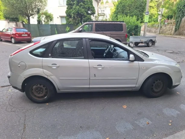 ford-focus-16-champion-trend-74kw100hp-m5-big-2