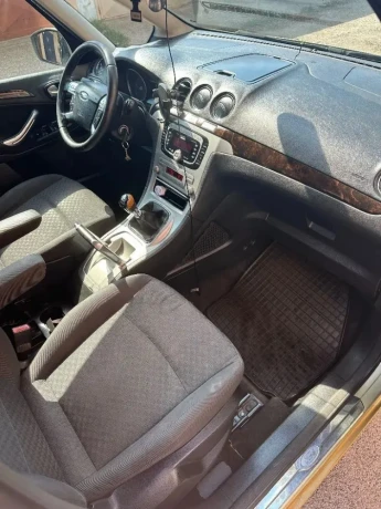 ford-galaxy-20tdci-7-miest-big-3