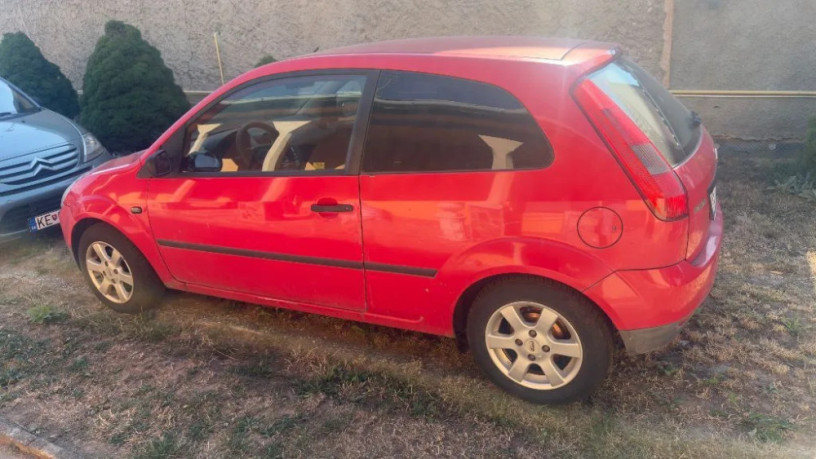 ford-fiesta-14-tdci-2004-big-0