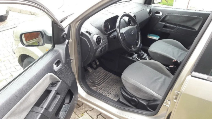 ford-fusion-16i-comfort-74kw100hp-m5-big-2