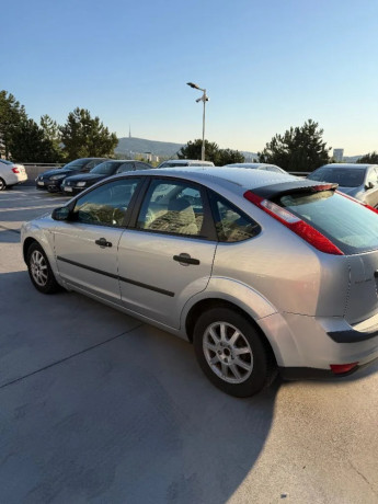 ford-focus-14-16v-trend-59kw80hp-m5-big-2