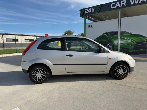 ford-fiesta-13i-klimatizacia-2005-51kw70hp-m5-big-3