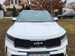 kia-sorento-platinum-hybrid-4x4-snow-white-pearl-03-2023