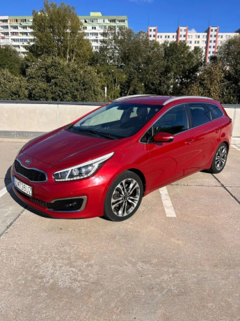 kia-ceed-sw-combi-platinum-16-crdi-automat-diesel-big-0