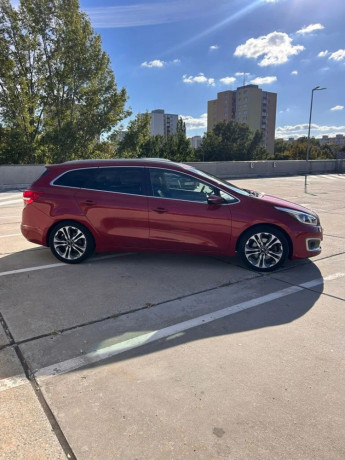 kia-ceed-sw-combi-platinum-16-crdi-automat-diesel-big-2