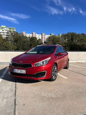 kia-ceed-sw-combi-platinum-16-crdi-automat-diesel-big-1