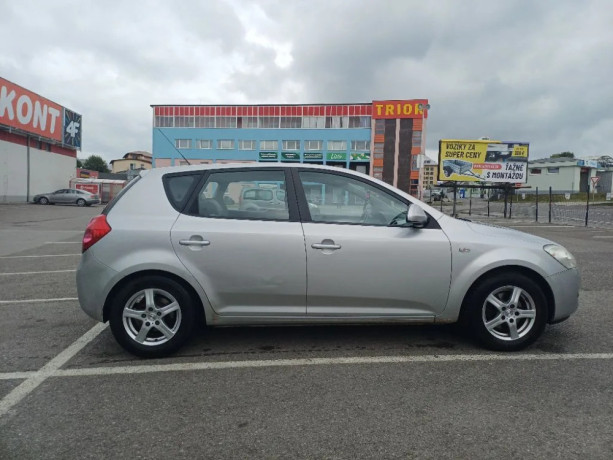 kia-ceed-kia-cees-big-1