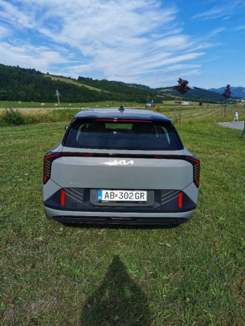 kia-ev4-kia-ev4-light-150kw-814-kwh-257-km-big-2
