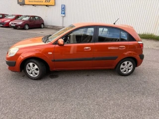 kia-rio-14-lx-plus-71kw96hp-m5
