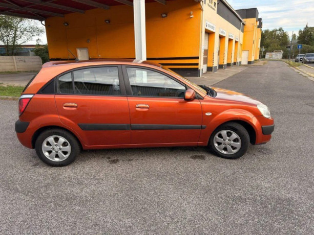 kia-rio-14-lx-plus-71kw96hp-m5-big-1