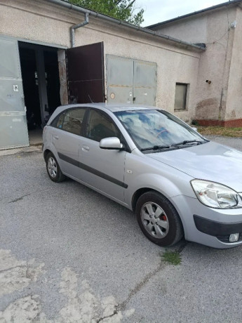 kia-rio-14-sporty-edition-71kw96hp-m5-big-1