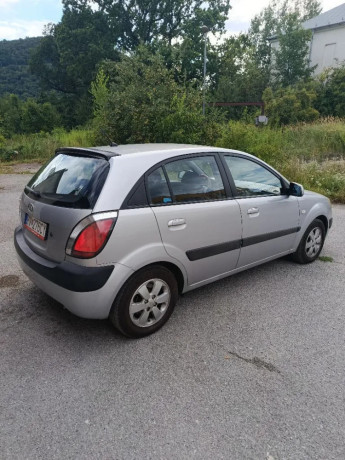 kia-rio-14-sporty-edition-71kw96hp-m5-big-2