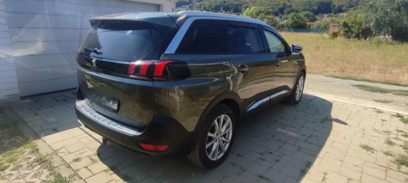 peugeot-5008-automat-7-miest-big-1