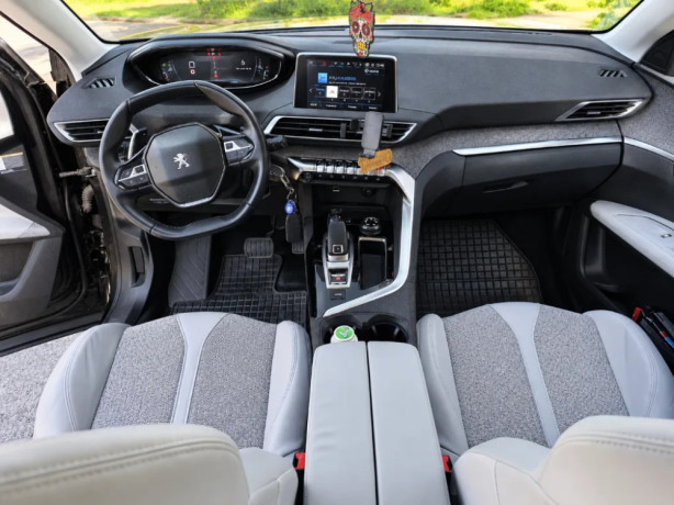 peugeot-3008-16-puretech-180-allure-eat8-1-majitel-1-rok-zaruka-big-1