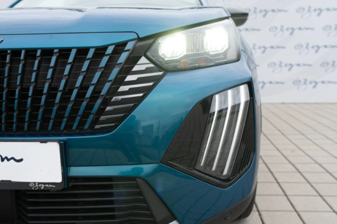 peugeot-2008-e-allure-54kwh-115kw-big-1
