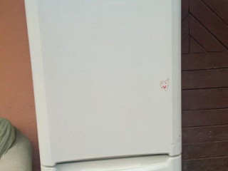 chladnicka-s-mraznickou-indesit