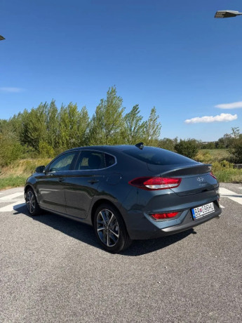 hyundai-i30-fastback-15-t-gdi-mhev-imt-family-118kw160hp-m6-big-0