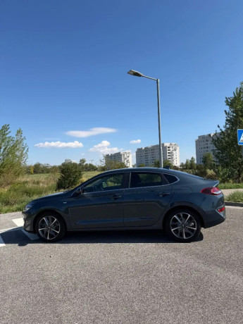 hyundai-i30-fastback-15-t-gdi-mhev-imt-family-118kw160hp-m6-big-2