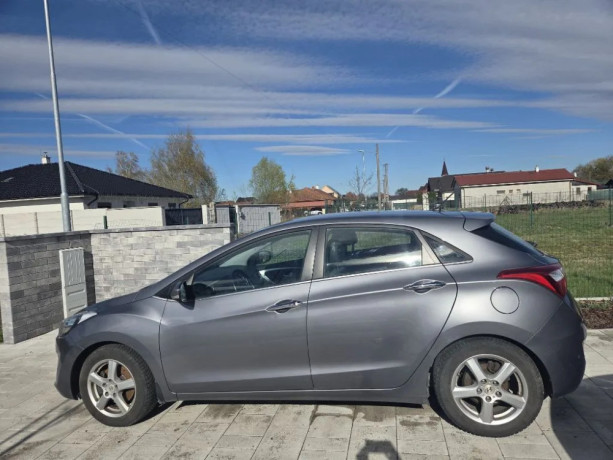 hyundai-i30-16-gdi-dohc-style-99kw135hp-m6-big-1
