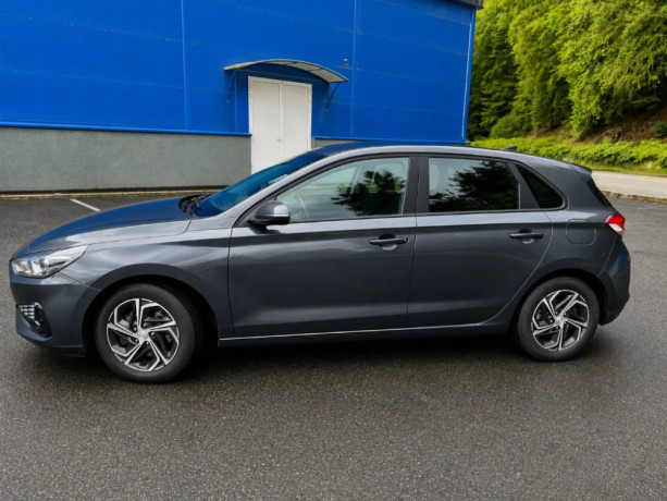 hyundai-i30-15i-cvvt-family-81kw110hp-m6-big-3